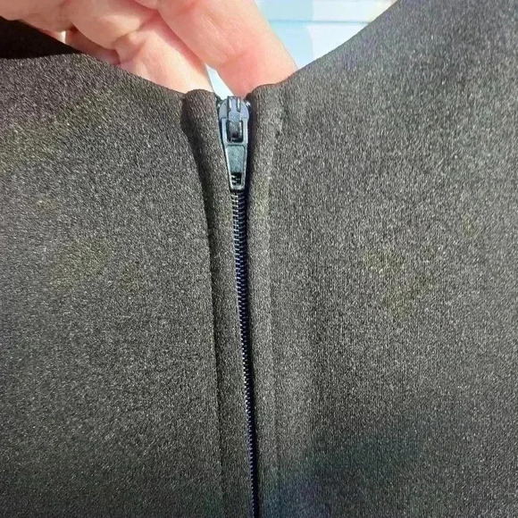 Fit flare party cocktail dress. - Picture 6 of 6